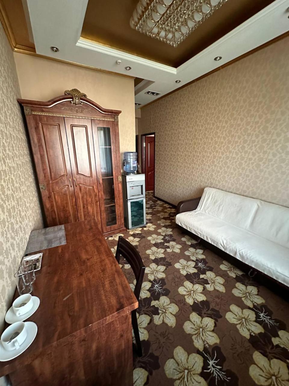 Altyn Adam Hotel Petropawlowsk Exterior foto