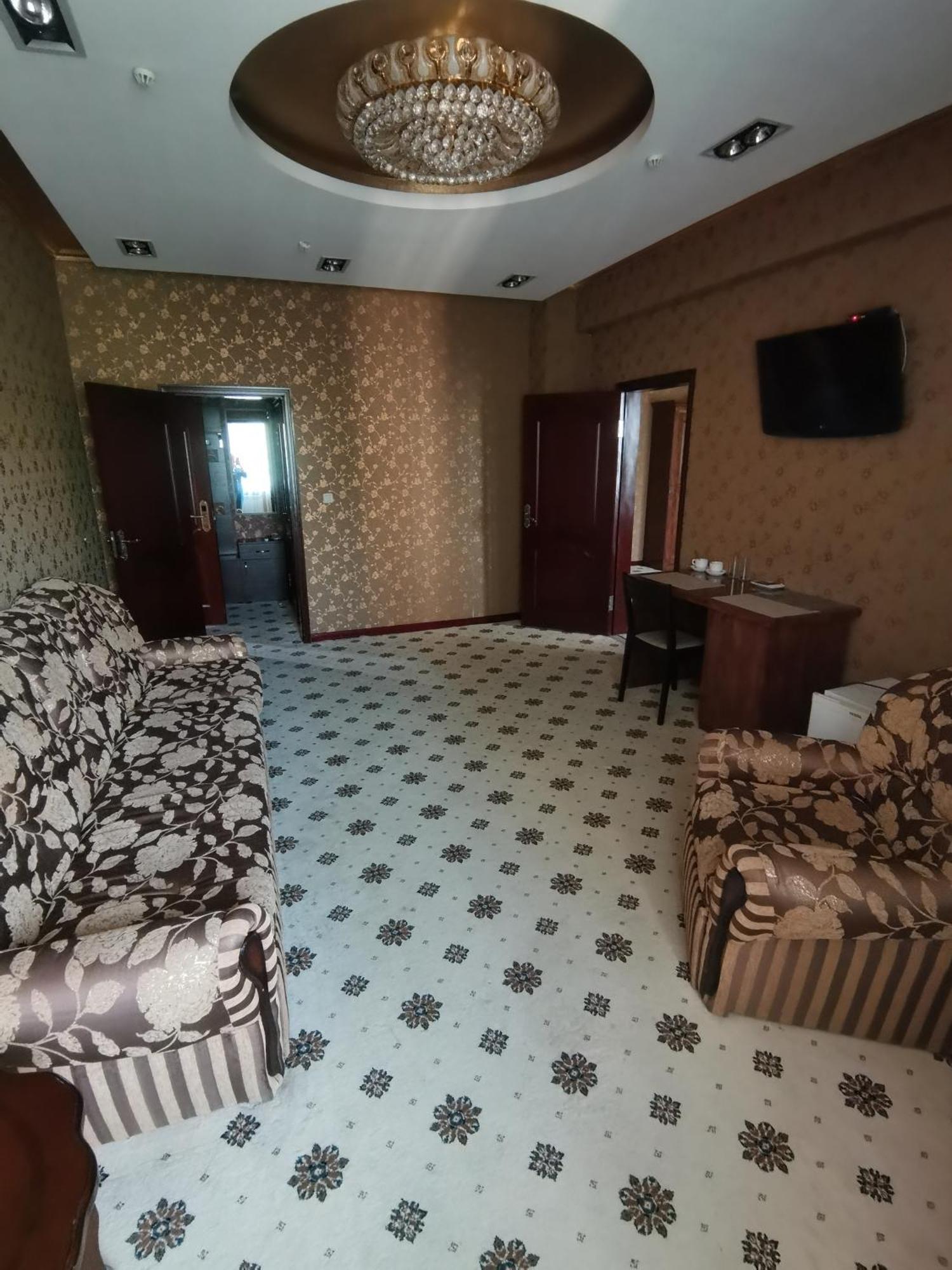 Altyn Adam Hotel Petropawlowsk Exterior foto